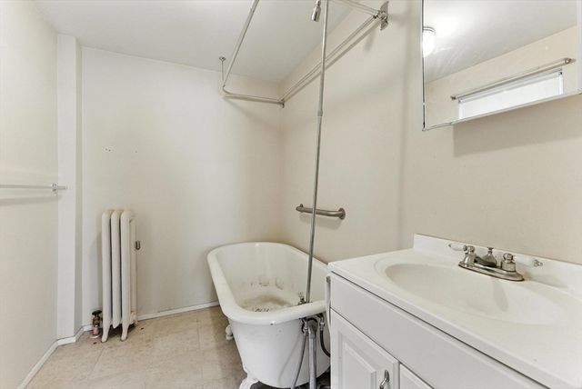 112 Grape St, Chicopee, MA 01013