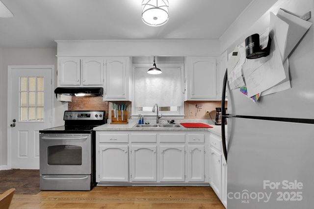 424 N Center Street, Oakboro, NC 28129