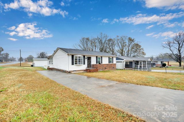 424 N Center Street, Oakboro, NC 28129