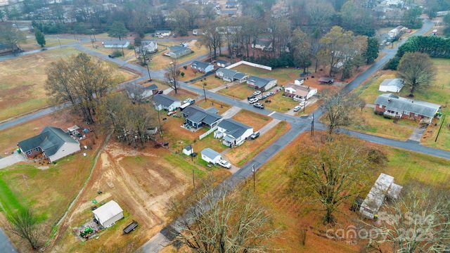 424 N Center Street, Oakboro, NC 28129