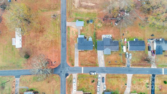 424 N Center Street, Oakboro, NC 28129