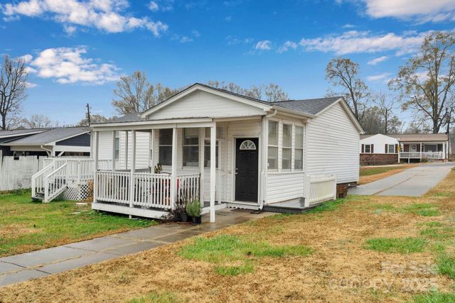 424 N Center Street, Oakboro, NC 28129