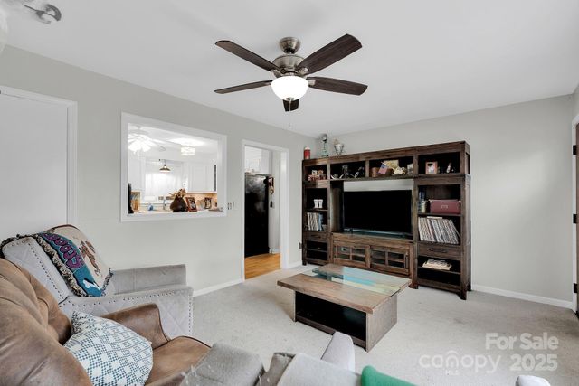 424 N Center Street, Oakboro, NC 28129