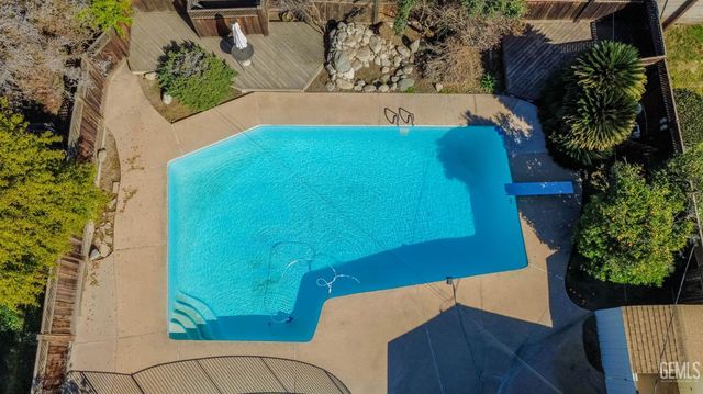 2420 C Street, Bakersfield, CA 93301