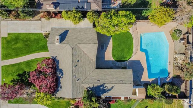 2420 C Street, Bakersfield, CA 93301