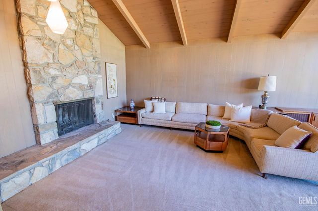 2420 C Street, Bakersfield, CA 93301