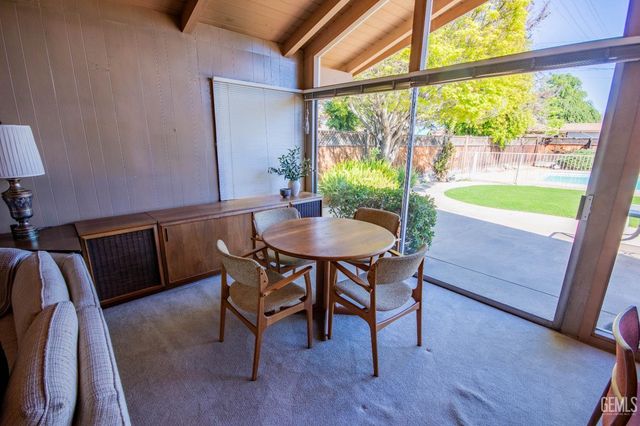 2420 C Street, Bakersfield, CA 93301