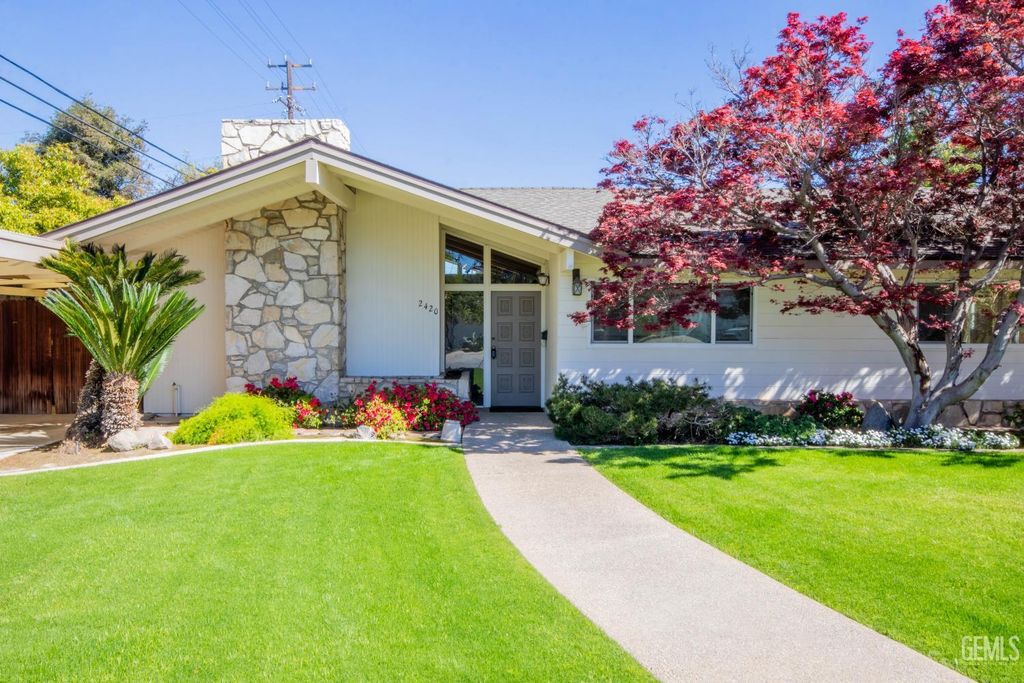 2420 C Street, Bakersfield, CA 93301