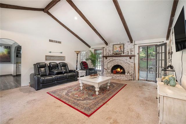 609 Thomas Drive, Platte City, MO 64079