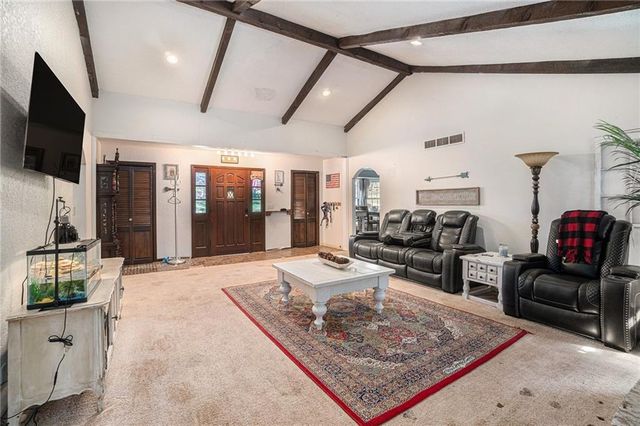 609 Thomas Drive, Platte City, MO 64079