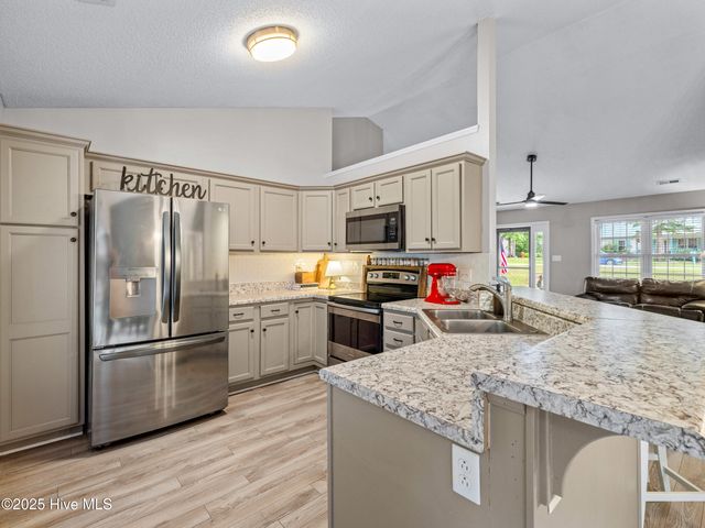 209 Falling Leaf Court, Jacksonville, NC 28540