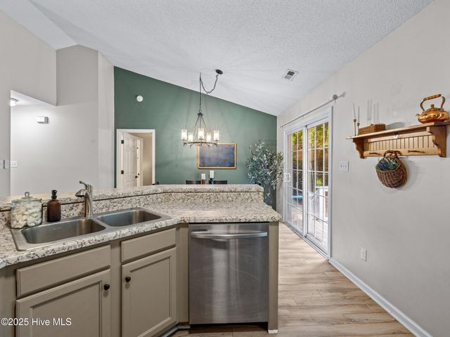 209 Falling Leaf Court, Jacksonville, NC 28540