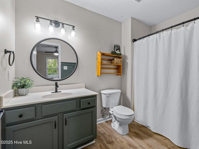 209 Falling Leaf Court, Jacksonville, NC 28540