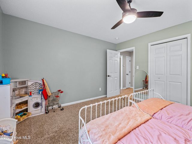 209 Falling Leaf Court, Jacksonville, NC 28540