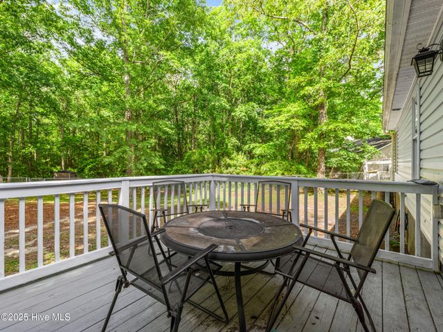 209 Falling Leaf Court, Jacksonville, NC 28540