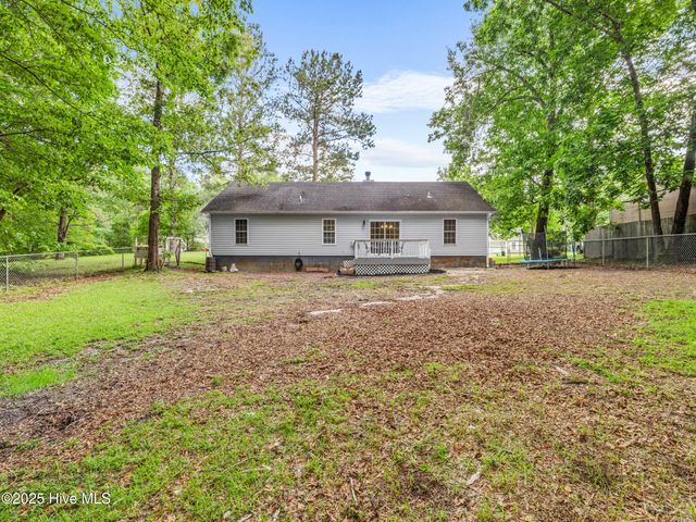 209 Falling Leaf Court, Jacksonville, NC 28540
