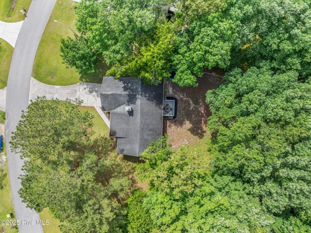 209 Falling Leaf Court, Jacksonville, NC 28540