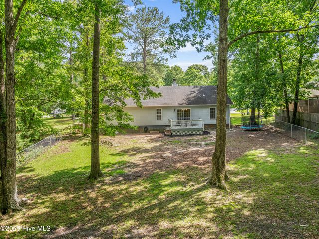 209 Falling Leaf Court, Jacksonville, NC 28540