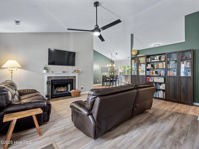 209 Falling Leaf Court, Jacksonville, NC 28540