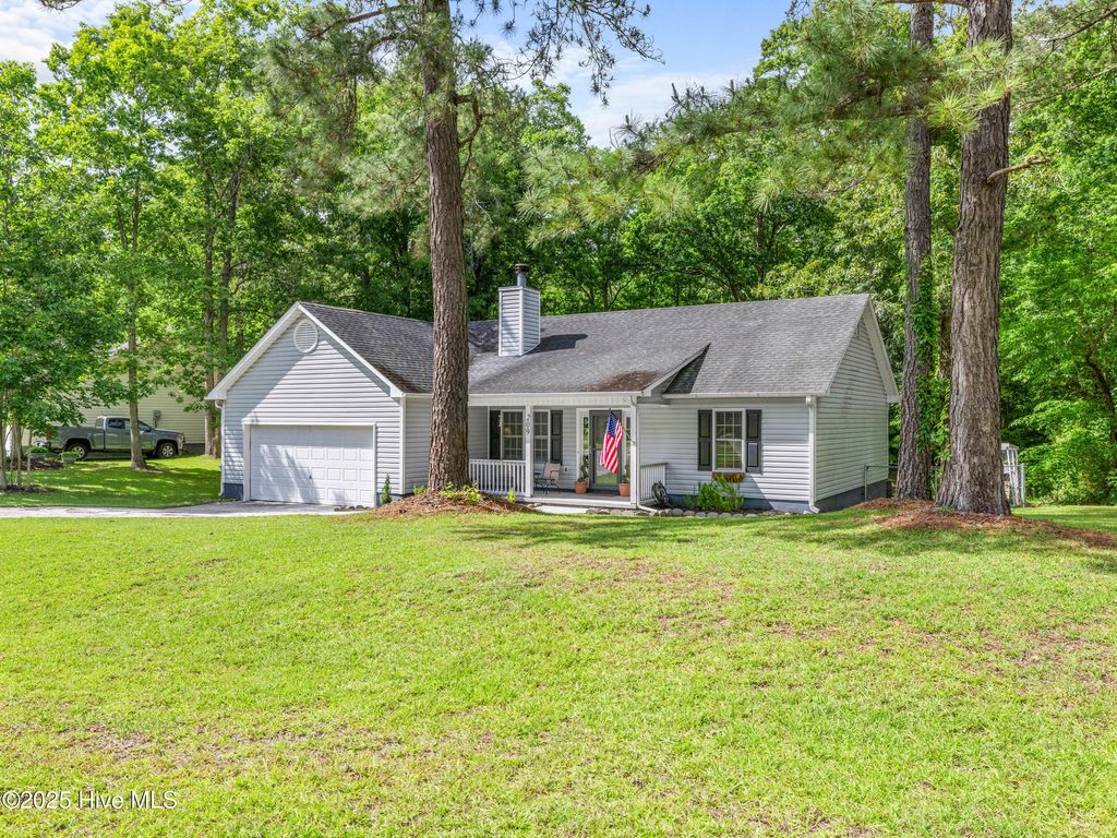 209 Falling Leaf Court, Jacksonville, NC 28540