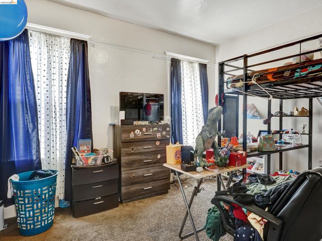 820 52nd St, Oakland, CA 94608