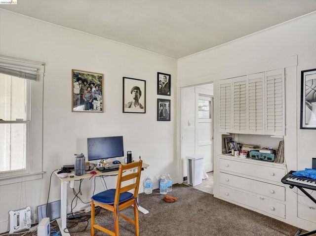 820 52nd St, Oakland, CA 94608