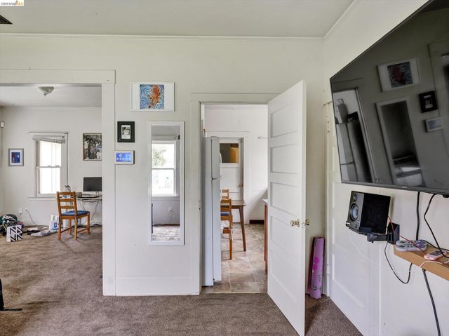 820 52nd St, Oakland, CA 94608