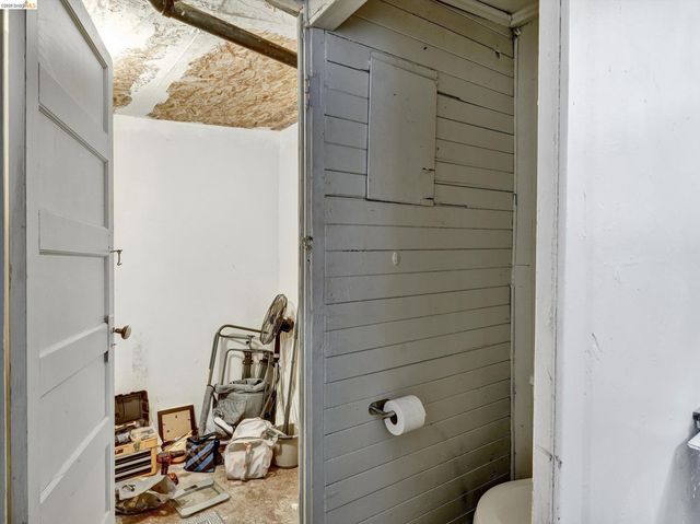 820 52nd St, Oakland, CA 94608