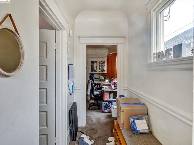 820 52nd St, Oakland, CA 94608