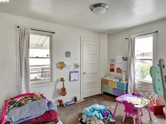 820 52nd St, Oakland, CA 94608