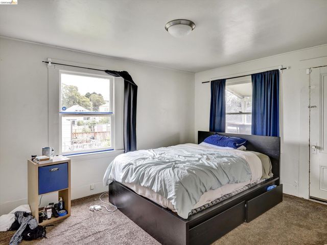 820 52nd St, Oakland, CA 94608