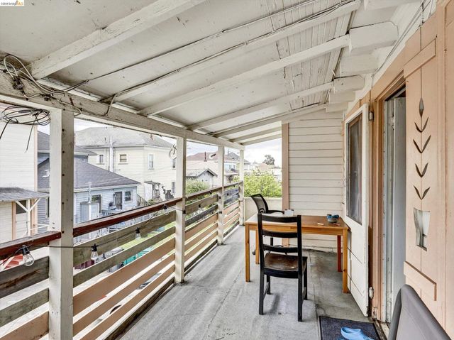 820 52nd St, Oakland, CA 94608