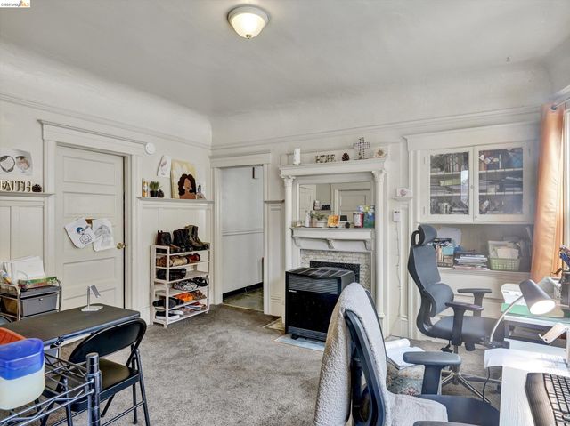 820 52nd St, Oakland, CA 94608