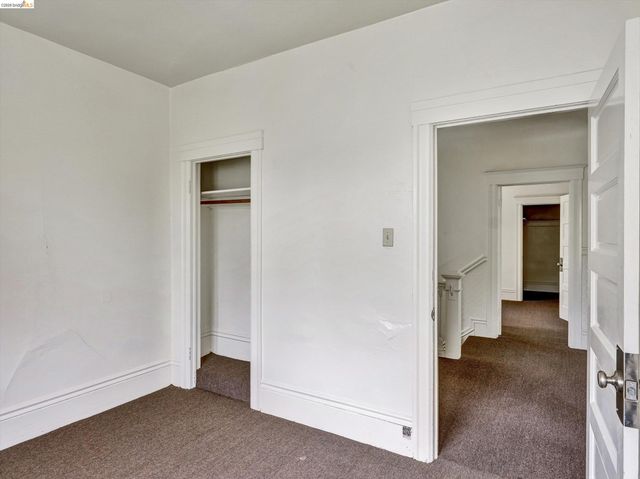 820 52nd St, Oakland, CA 94608