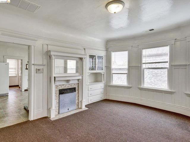 820 52nd St, Oakland, CA 94608