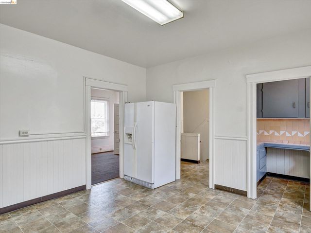 820 52nd St, Oakland, CA 94608