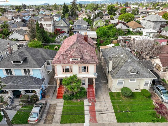 820 52nd St, Oakland, CA 94608