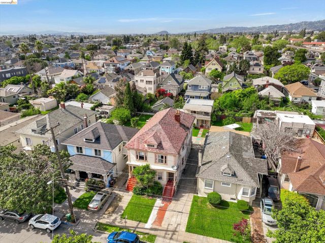 820 52nd St, Oakland, CA 94608