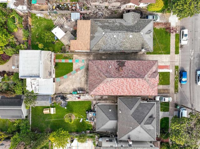 820 52nd St, Oakland, CA 94608