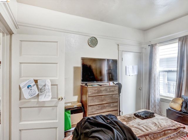 820 52nd St, Oakland, CA 94608