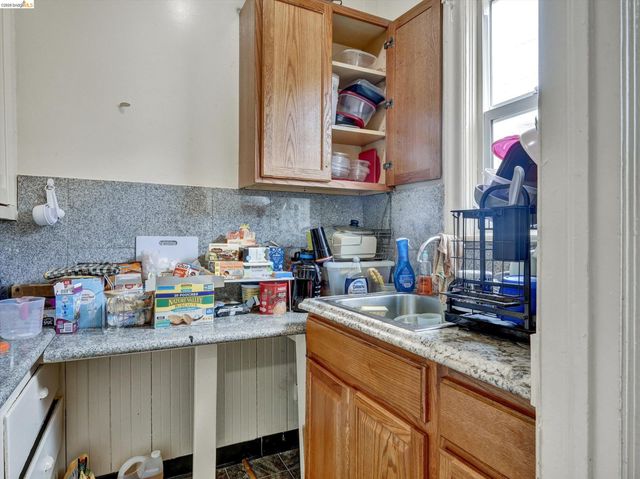 820 52nd St, Oakland, CA 94608