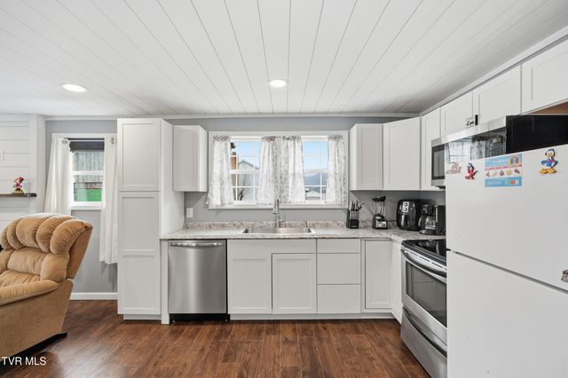 327 West Highland Street, Gate City, VA 24251