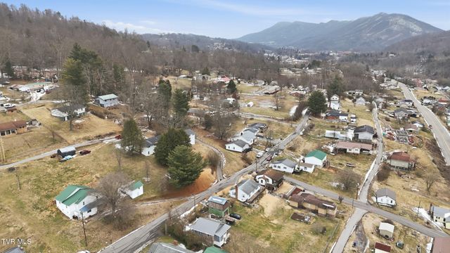 327 West Highland Street, Gate City, VA 24251