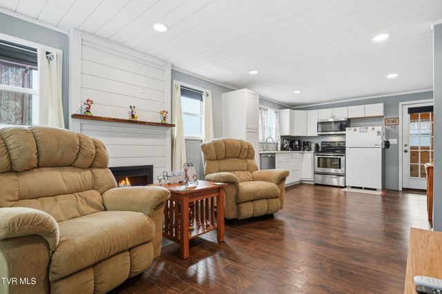 327 West Highland Street, Gate City, VA 24251