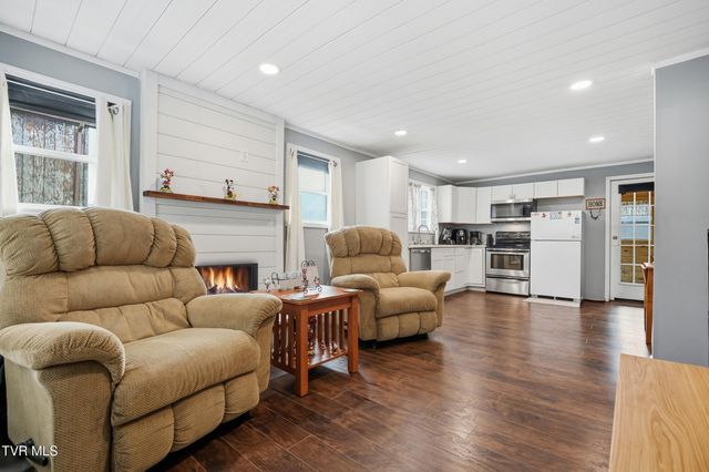 327 West Highland Street, Gate City, VA 24251