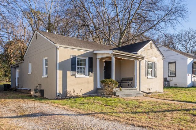 1019 E Valley Dr, Columbia, TN 38401