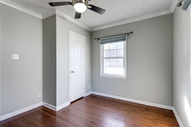 1019 E Valley Dr, Columbia, TN 38401