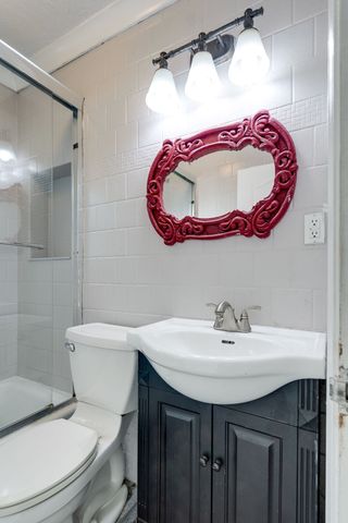 1019 E Valley Dr, Columbia, TN 38401