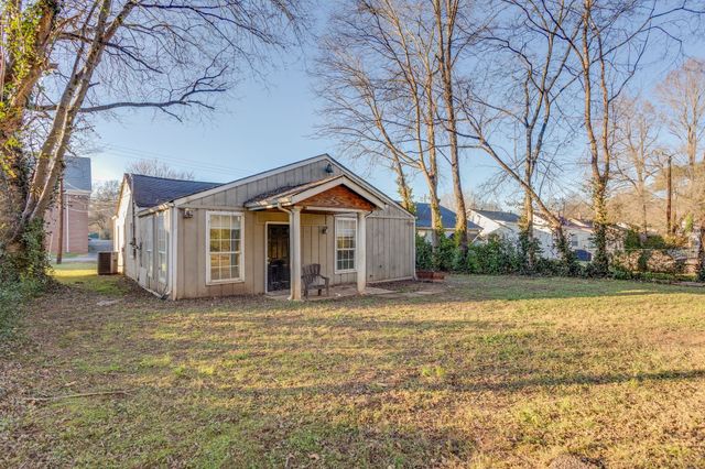 1019 E Valley Dr, Columbia, TN 38401