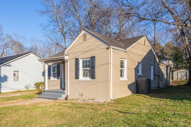 1019 E Valley Dr, Columbia, TN 38401
